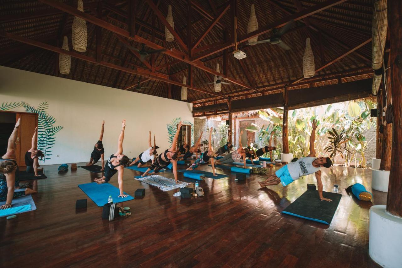 Отель Mana Eco Retreat Kuta  Экстерьер фото