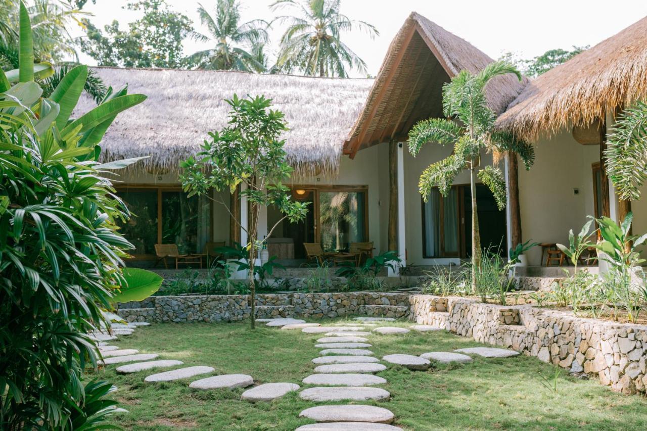 Отель Mana Eco Retreat Kuta  Экстерьер фото