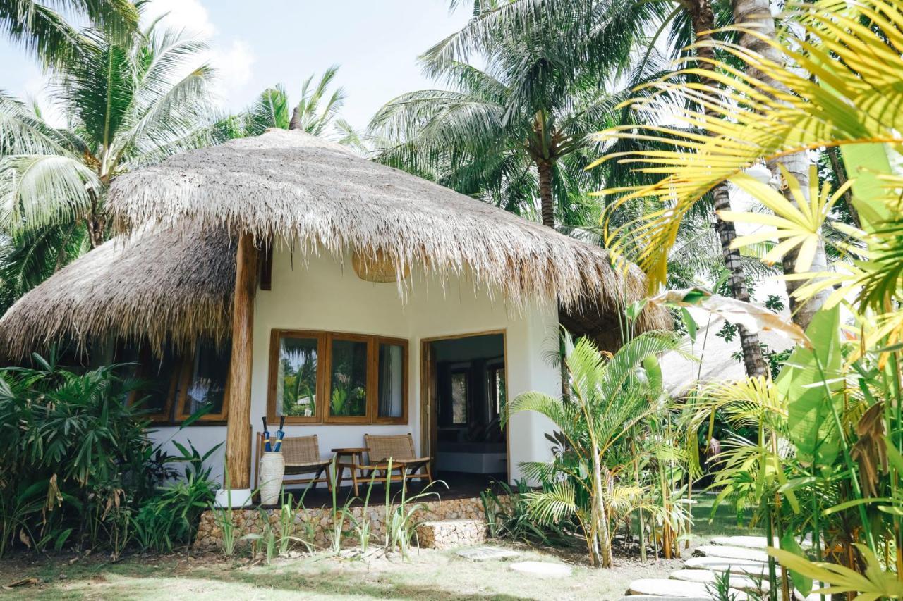 Отель Mana Eco Retreat Kuta  Экстерьер фото