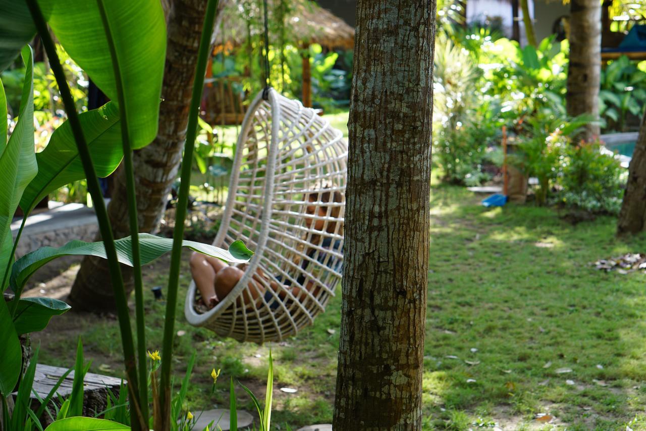 Отель Mana Eco Retreat Kuta  Экстерьер фото