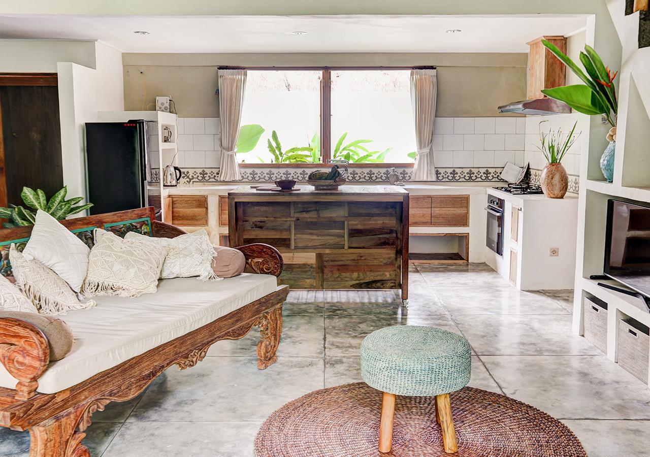 Отель Mana Eco Retreat Kuta  Экстерьер фото